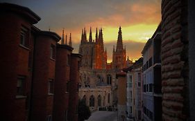 Atuaire Home Vivienda En Perfecta Ubicacion Al Lado De La Catedral De Burgos