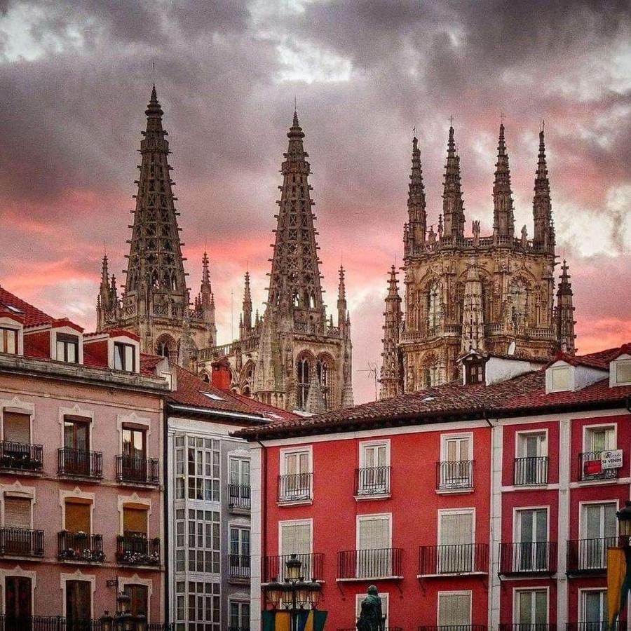 Atuaire Home Vivienda En Perfecta Ubicacion Al Lado De La Catedral De Burgos Exterior photo